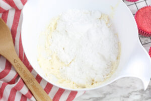 add powdered sugar to icing