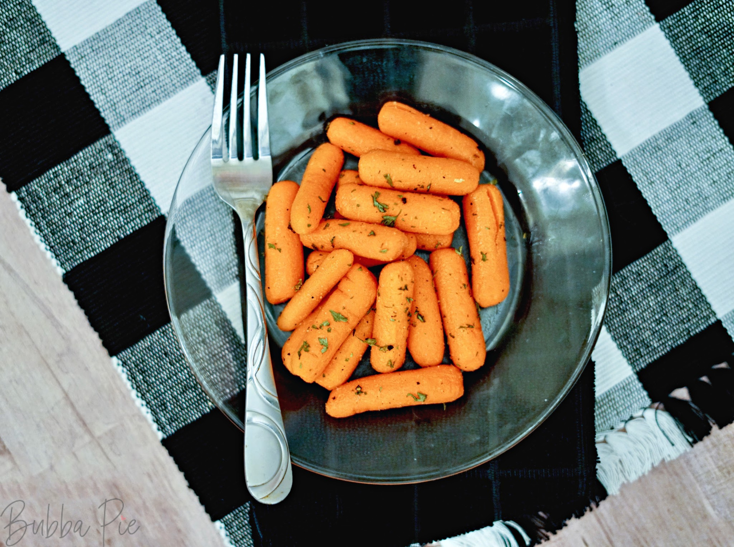 Buttered Carrots with Garlic