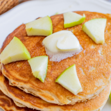 Apple Cinnamon Pancakes Pin 1