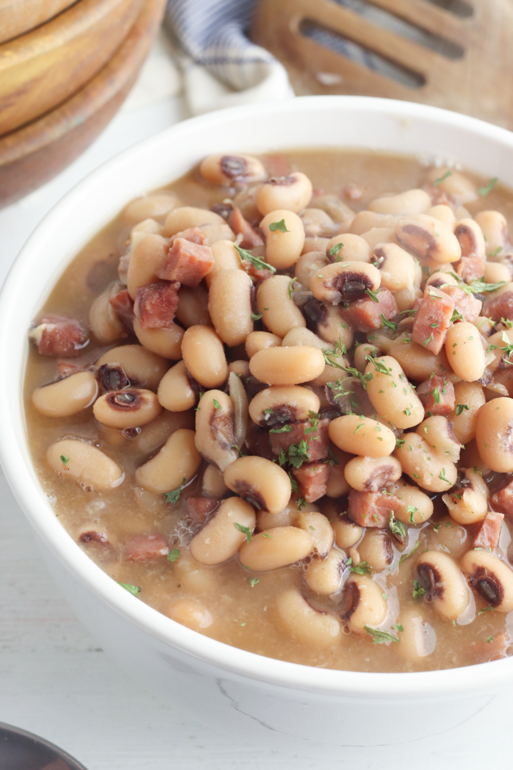 Cooking Black Eyed Peas In a Slow Cooker is an easy way to have this classic dish.