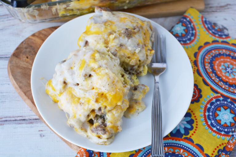 Biscuits and Gravy Casserole BubbaPie