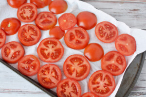 Dehydrate tomatoes