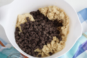fold in chocolate chips to cookie dough