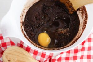 add eggs to brownie batter