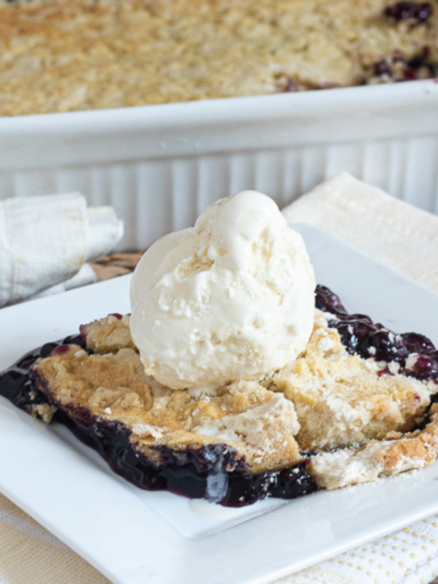 BLUEBERRY COBBLER WITH CAKE MIX BubbaPie