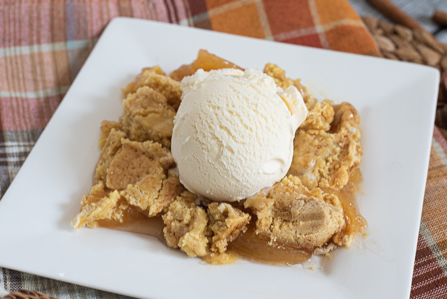 Easy Crock Pot Apple Crisp (with Cake Mix and Canned Pie Filling)