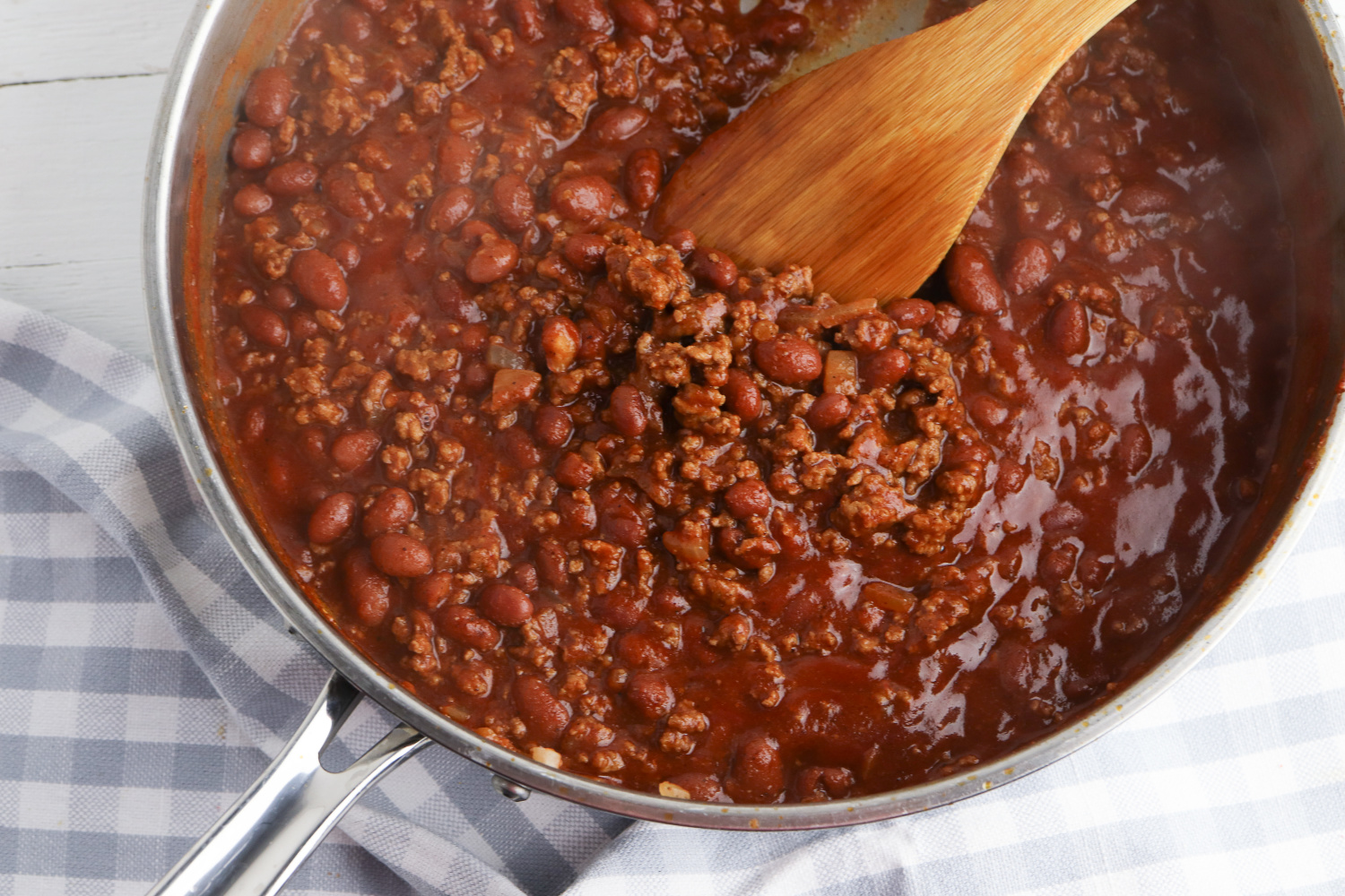 Easy Hot Dog Chili Recipe - BubbaPie