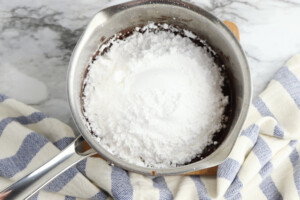 add confectioners sugar to frosting
