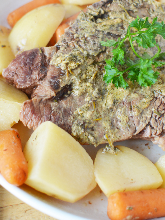 THE BEST SLOW COOKER CHUCK ROAST BubbaPie